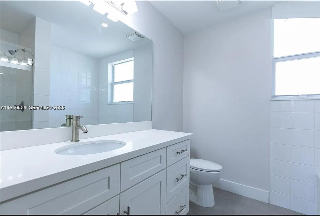 待售: $395,000 (2 贝兹, 2 浴室, 946 平方英尺)