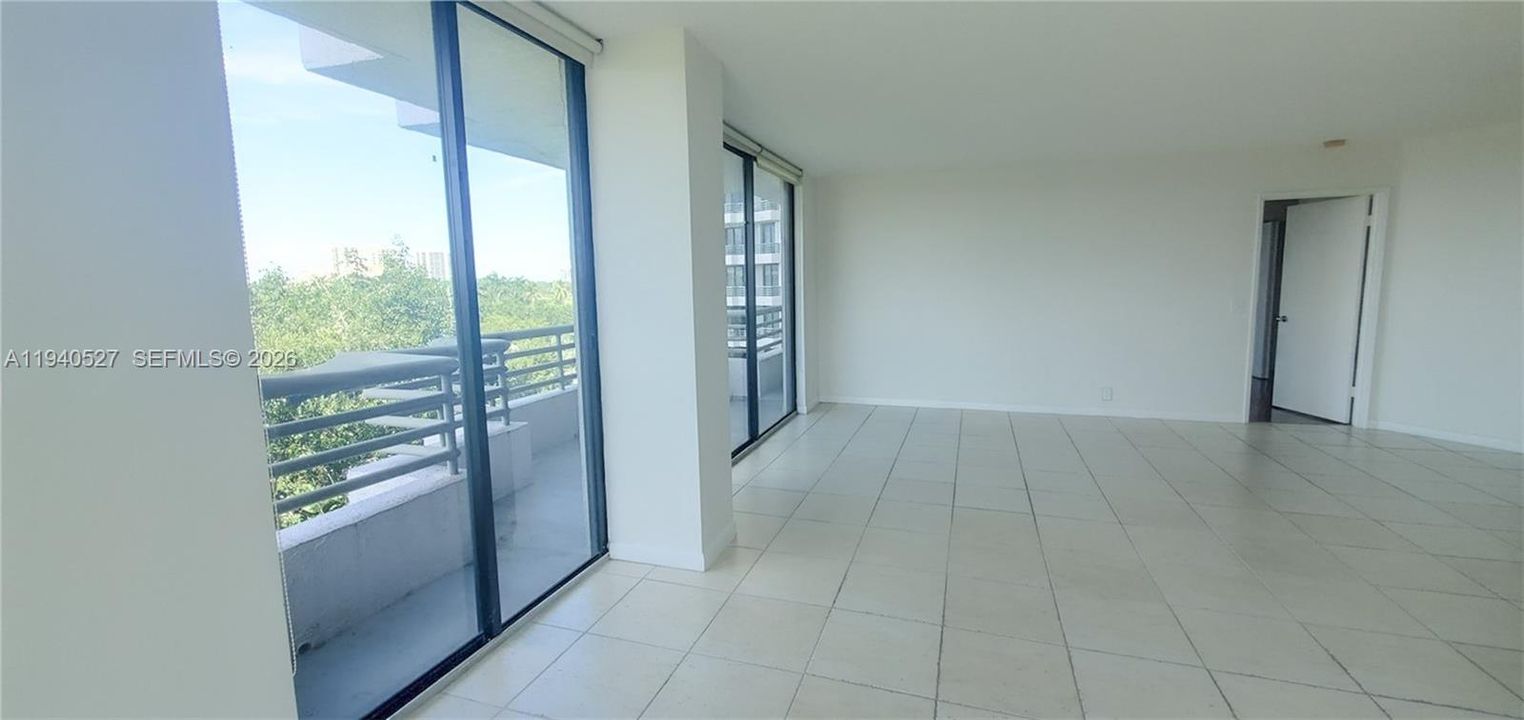 出租: $2,500 (2 贝兹, 2 浴室, 1271 平方英尺)