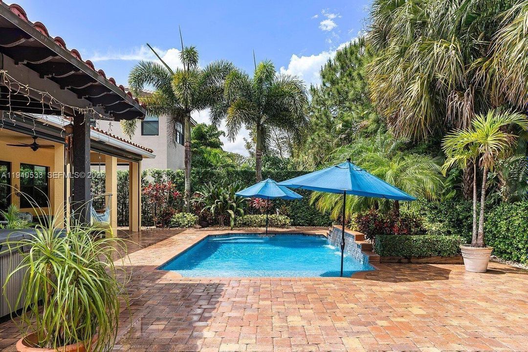 待售: $1,750,000 (5 贝兹, 4 浴室, 4160 平方英尺)