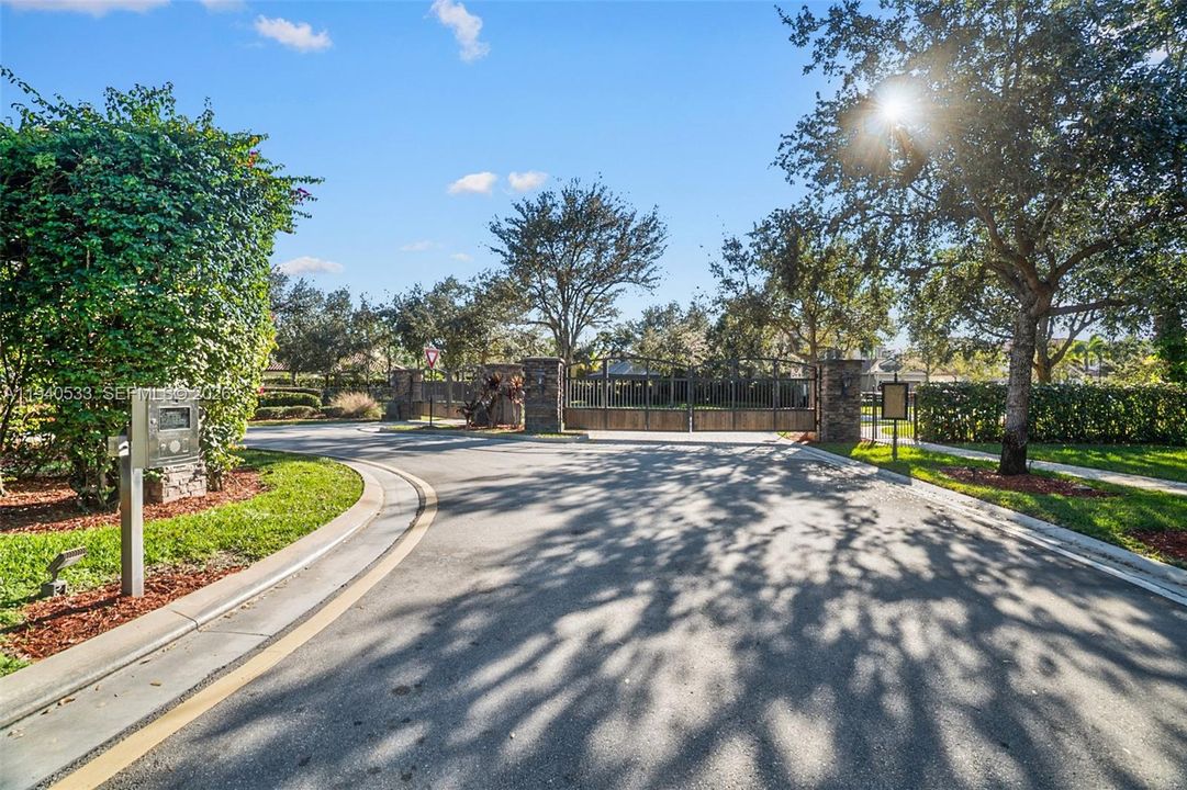 待售: $1,750,000 (5 贝兹, 4 浴室, 4160 平方英尺)