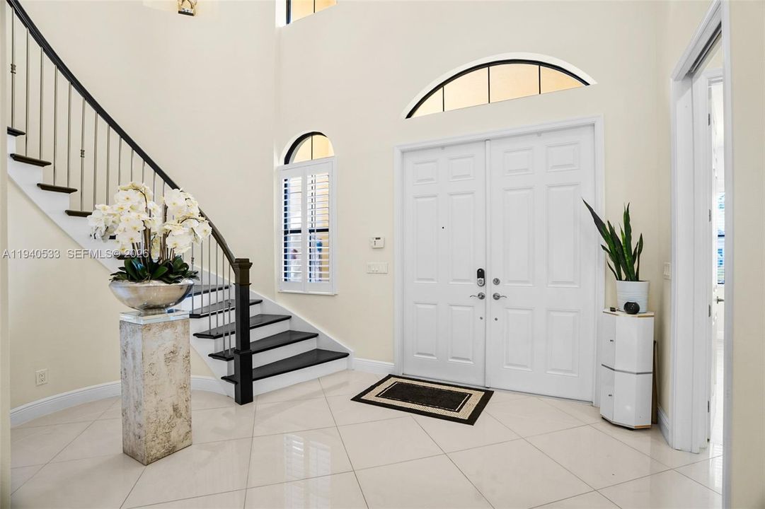 待售: $1,750,000 (5 贝兹, 4 浴室, 4160 平方英尺)