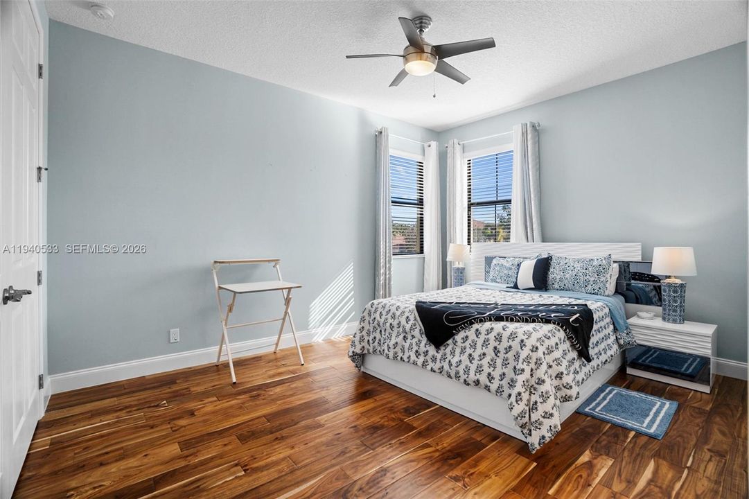 待售: $1,750,000 (5 贝兹, 4 浴室, 4160 平方英尺)