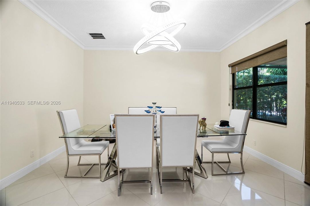 待售: $1,750,000 (5 贝兹, 4 浴室, 4160 平方英尺)