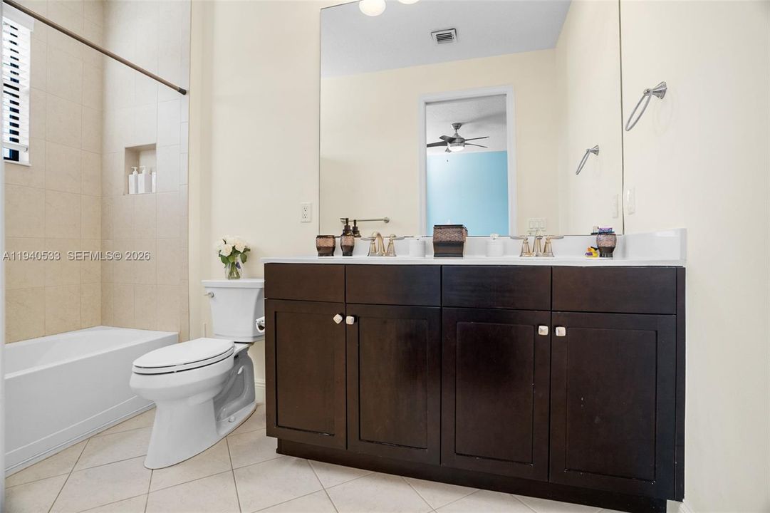 待售: $1,750,000 (5 贝兹, 4 浴室, 4160 平方英尺)