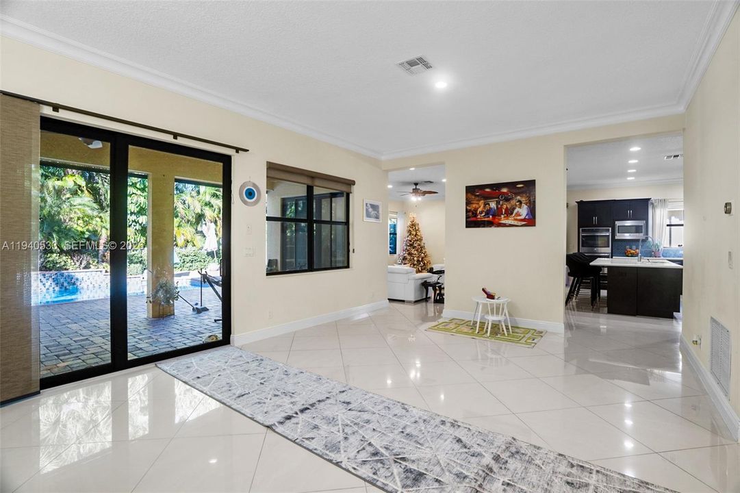 待售: $1,750,000 (5 贝兹, 4 浴室, 4160 平方英尺)