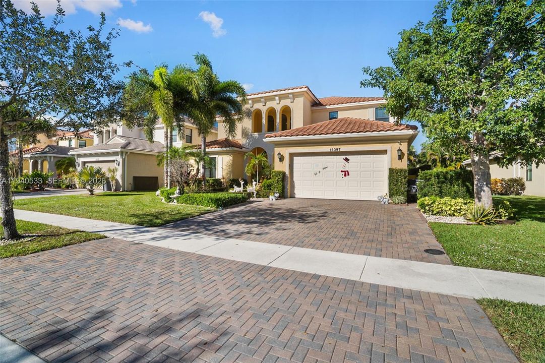 待售: $1,750,000 (5 贝兹, 4 浴室, 4160 平方英尺)