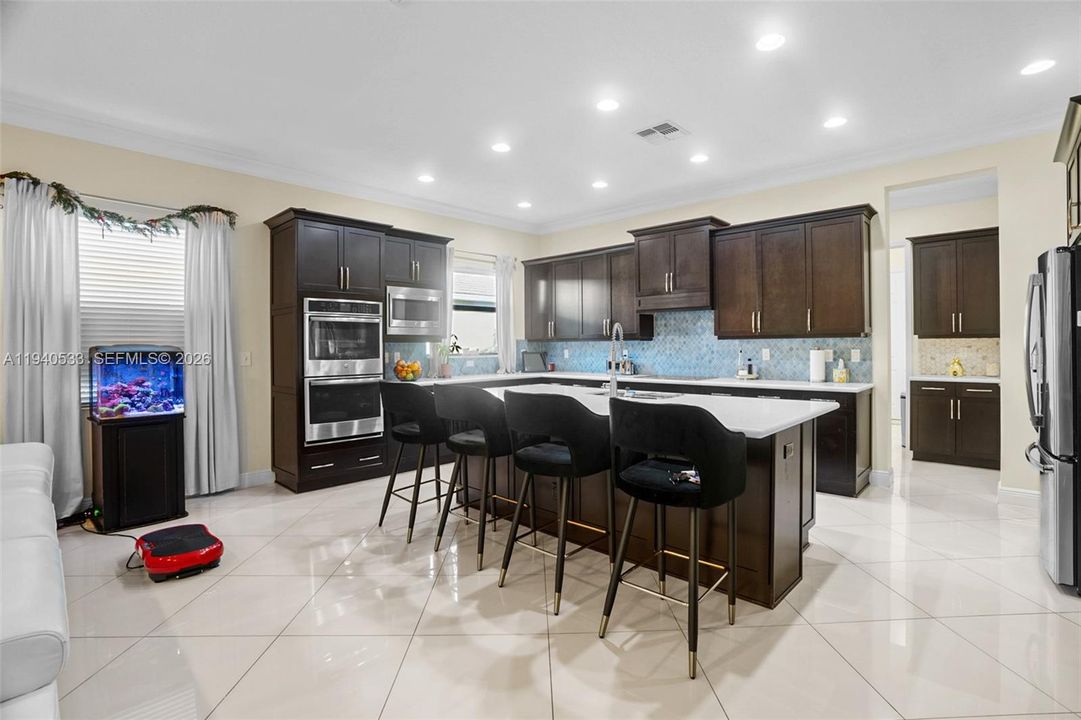 待售: $1,750,000 (5 贝兹, 4 浴室, 4160 平方英尺)