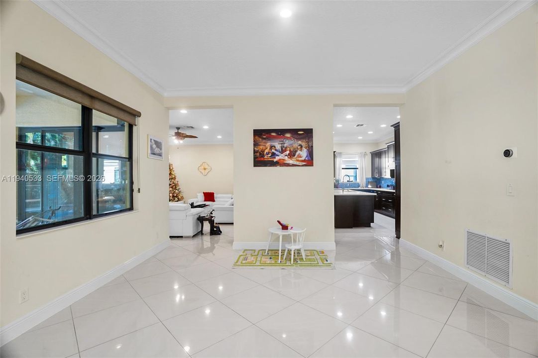 待售: $1,750,000 (5 贝兹, 4 浴室, 4160 平方英尺)