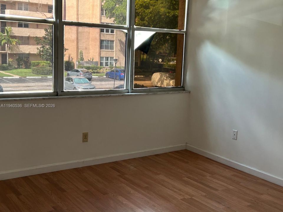 待售: $160,000 (3 贝兹, 2 浴室, 1483 平方英尺)