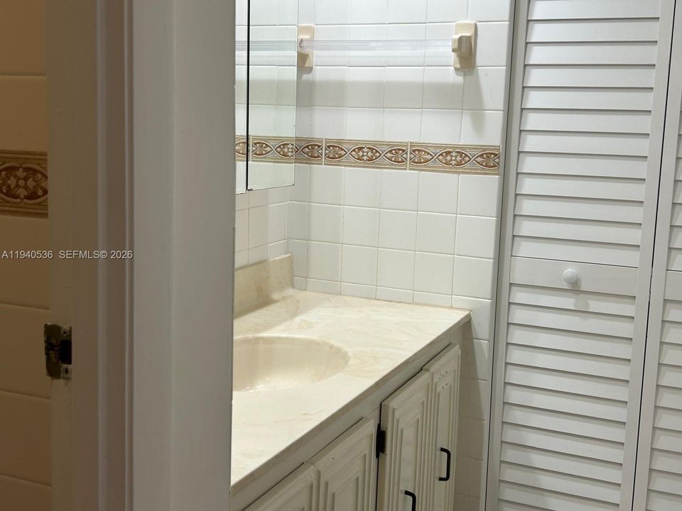 待售: $160,000 (3 贝兹, 2 浴室, 1483 平方英尺)