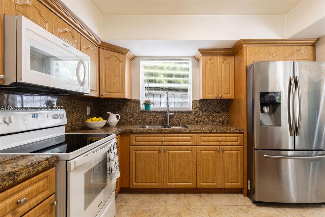 For Sale: $1,500,000 (3 beds, 2 baths, 1579 Square Feet)