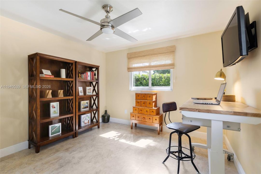 For Sale: $1,500,000 (3 beds, 2 baths, 1579 Square Feet)