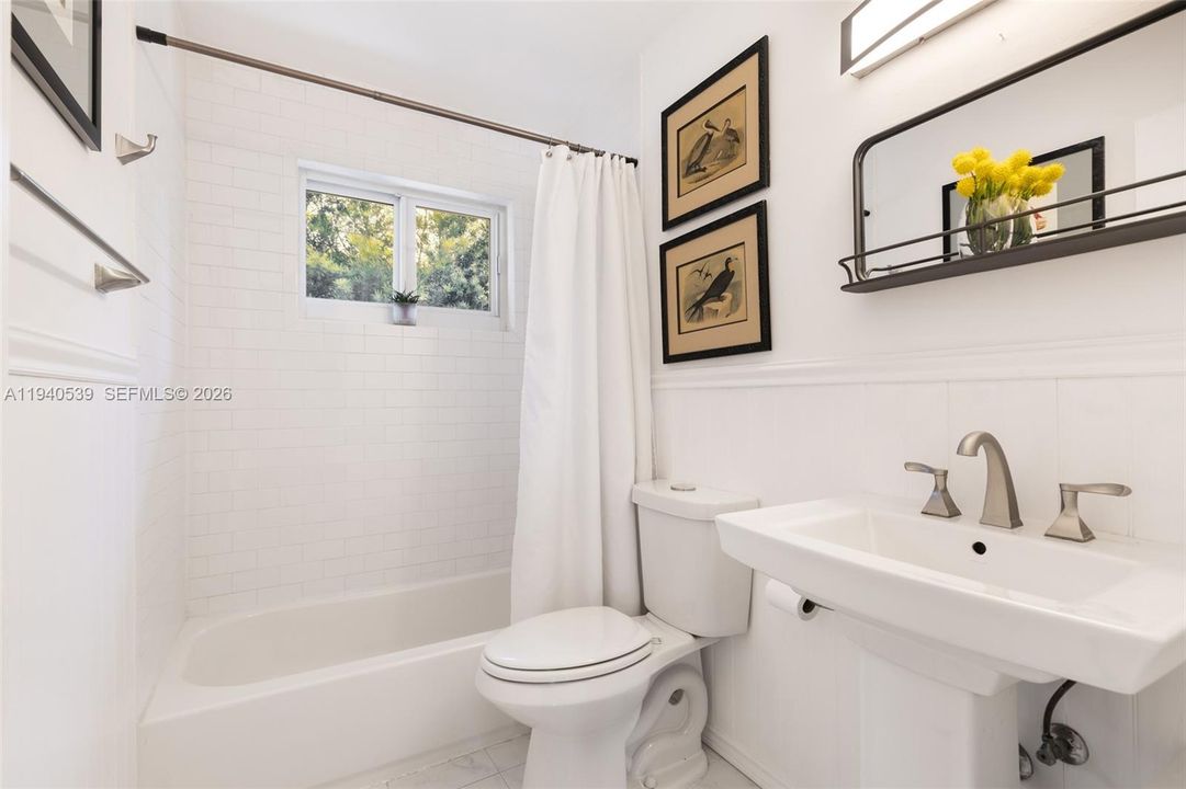 For Sale: $1,500,000 (3 beds, 2 baths, 1579 Square Feet)