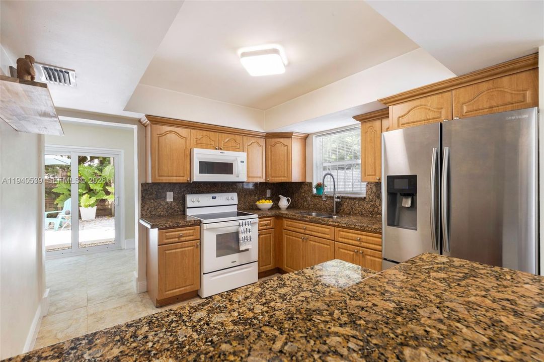 For Sale: $1,500,000 (3 beds, 2 baths, 1579 Square Feet)