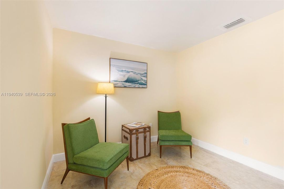 For Sale: $1,500,000 (3 beds, 2 baths, 1579 Square Feet)