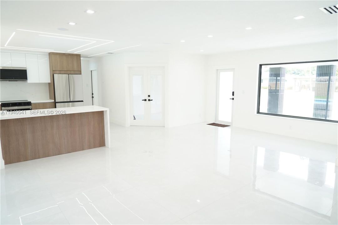 En Renta: $5,950 (5 camas, 4 baños, 2150 Pies cuadrados)