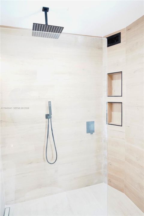 En Renta: $5,950 (5 camas, 4 baños, 2150 Pies cuadrados)