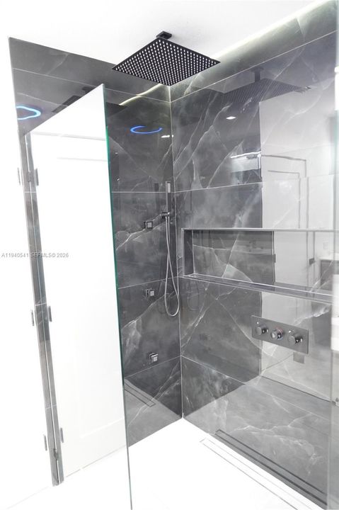 En Renta: $5,950 (5 camas, 4 baños, 2150 Pies cuadrados)