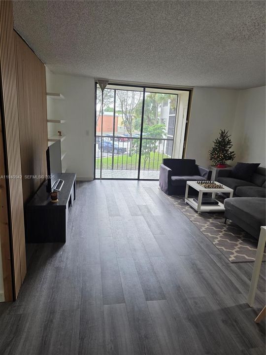 LEADING TO SCREENED BALCONY