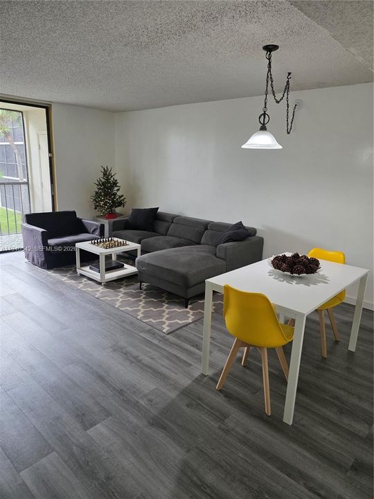 LIVING / DINING AREAS