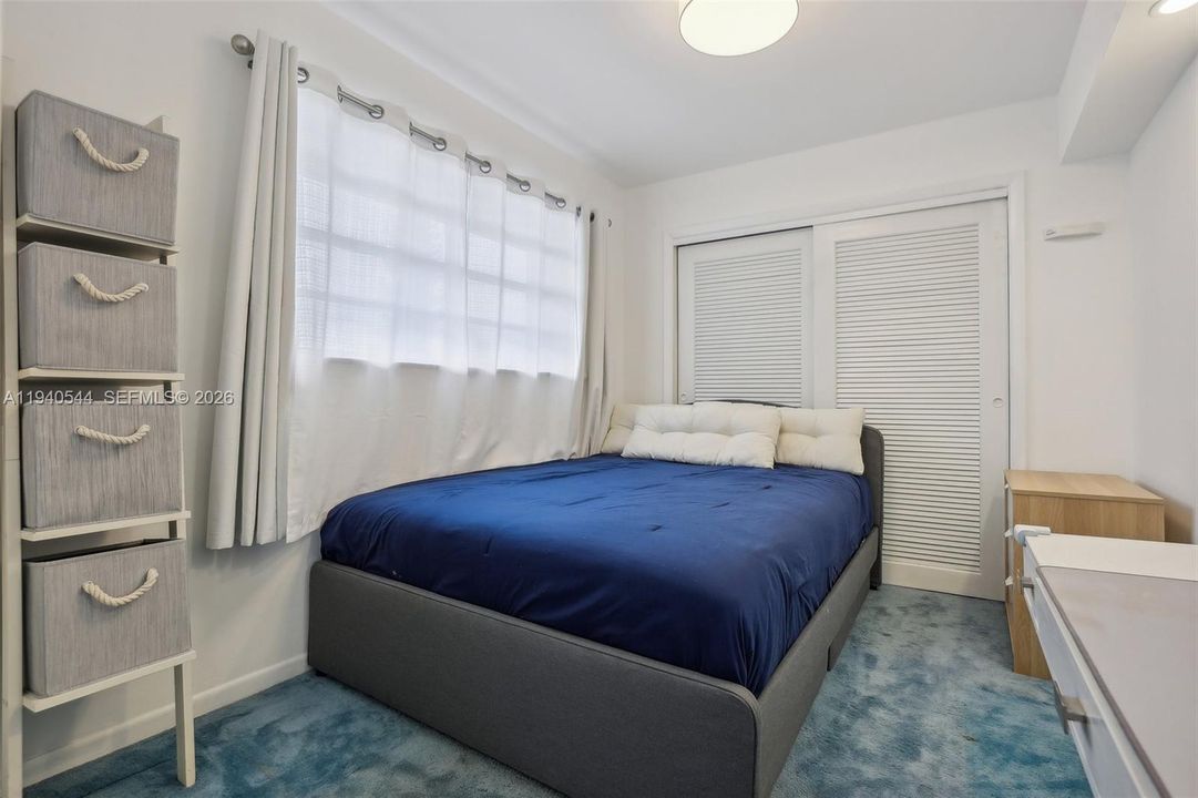 For Rent: $3,600 (2 beds, 1 baths, 1070 Square Feet)