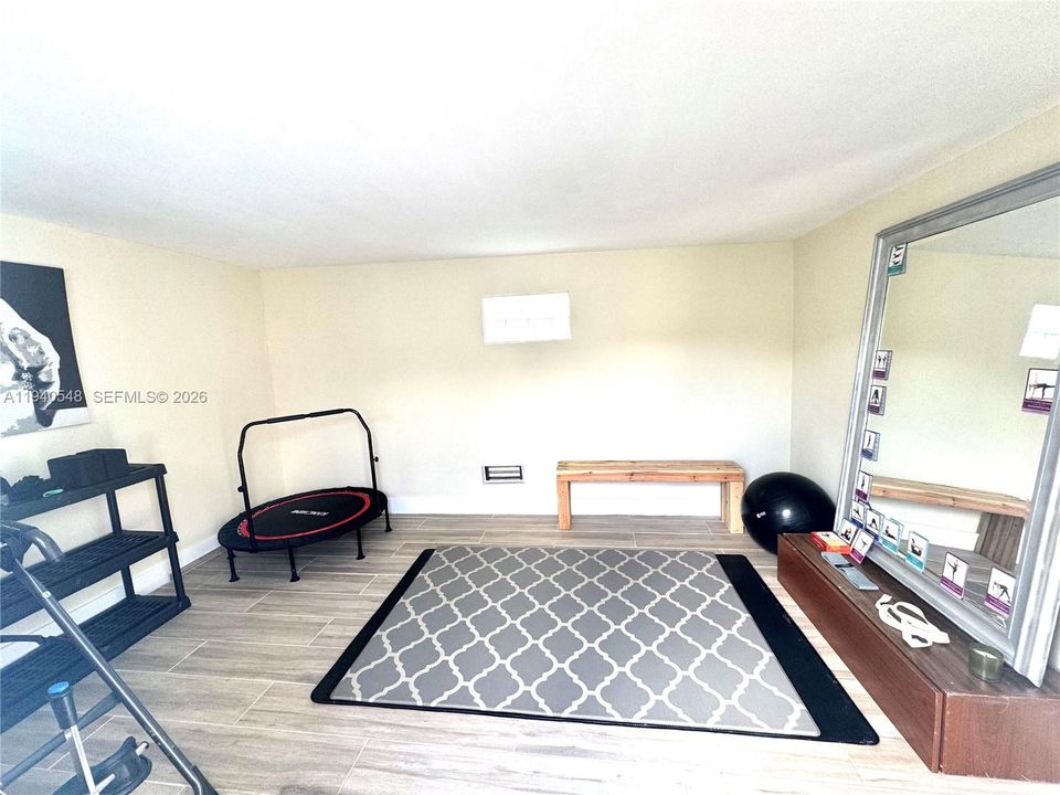 For Sale: $969,000 (4 beds, 2 baths, 2215 Square Feet)