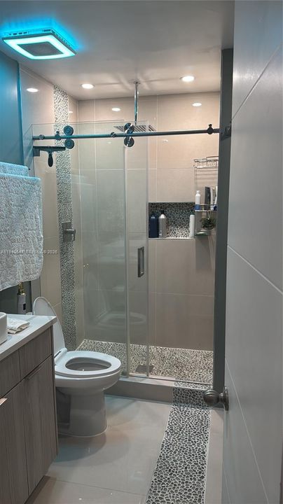 For Sale: $969,000 (4 beds, 2 baths, 2215 Square Feet)