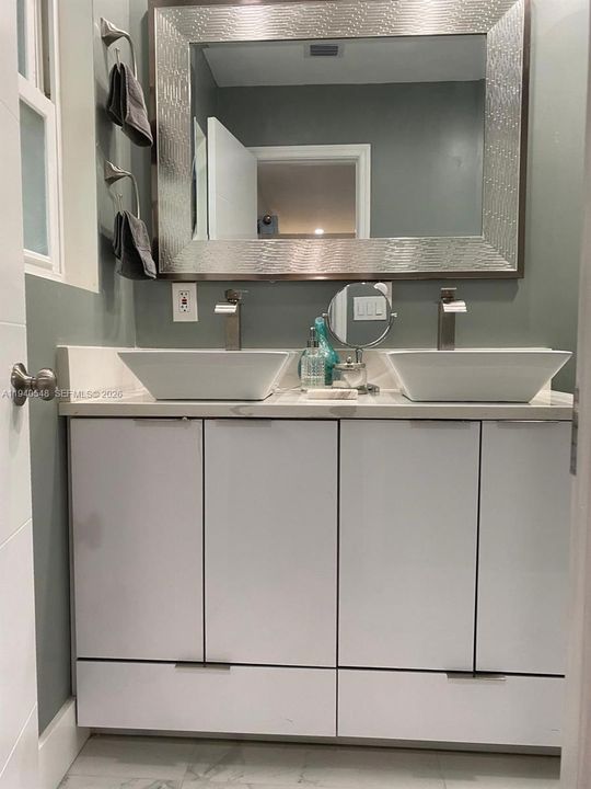 For Sale: $969,000 (4 beds, 2 baths, 2215 Square Feet)