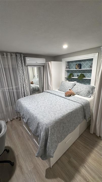 For Sale: $969,000 (4 beds, 2 baths, 2215 Square Feet)