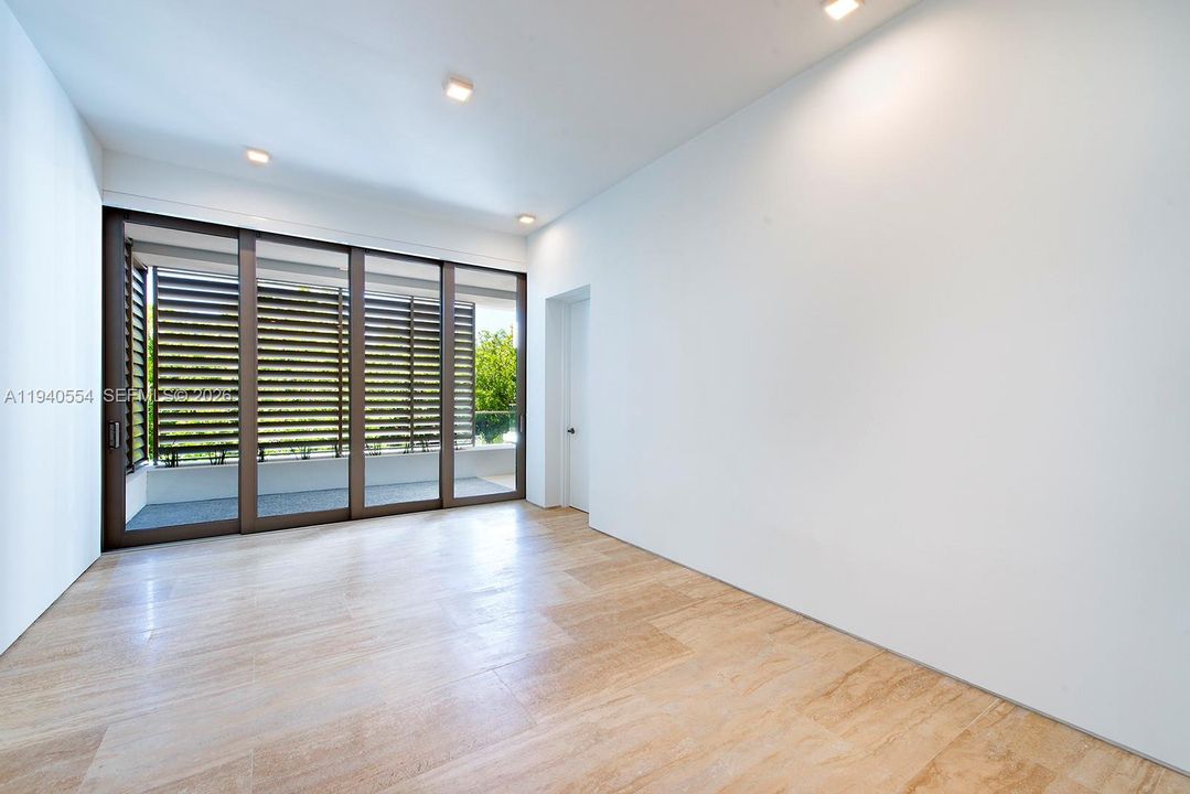 В аренду: $18,000 (3 спален, 3 ванн, 1974 Квадратных фут)