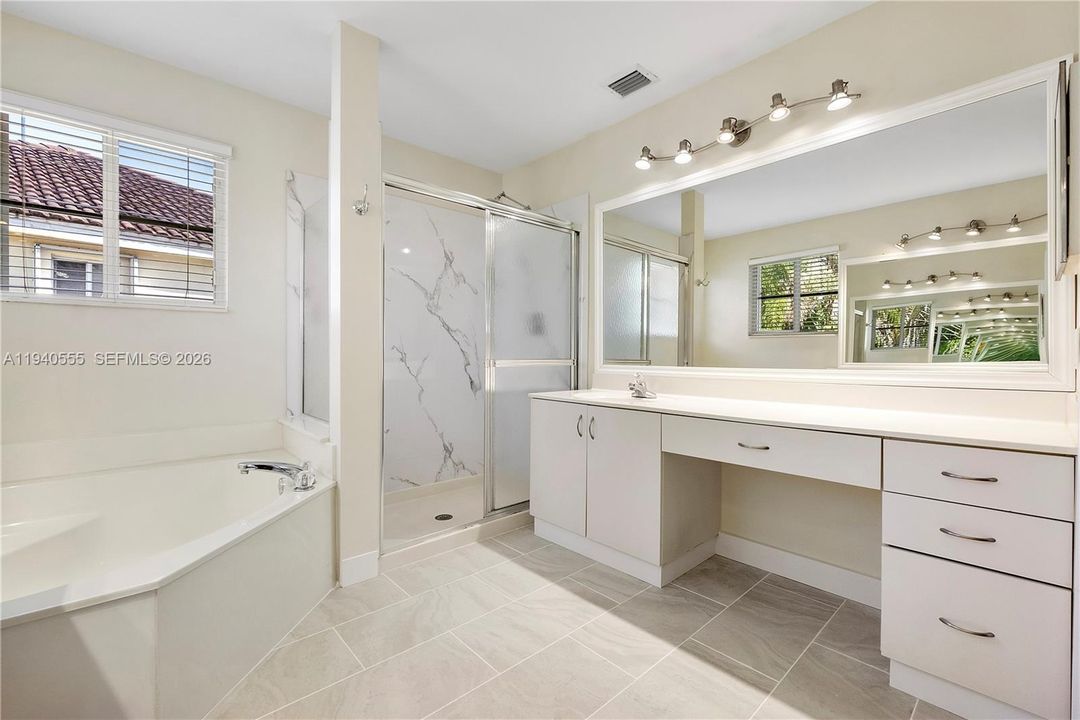 В аренду: $5,800 (5 спален, 3 ванн, 2390 Квадратных фут)