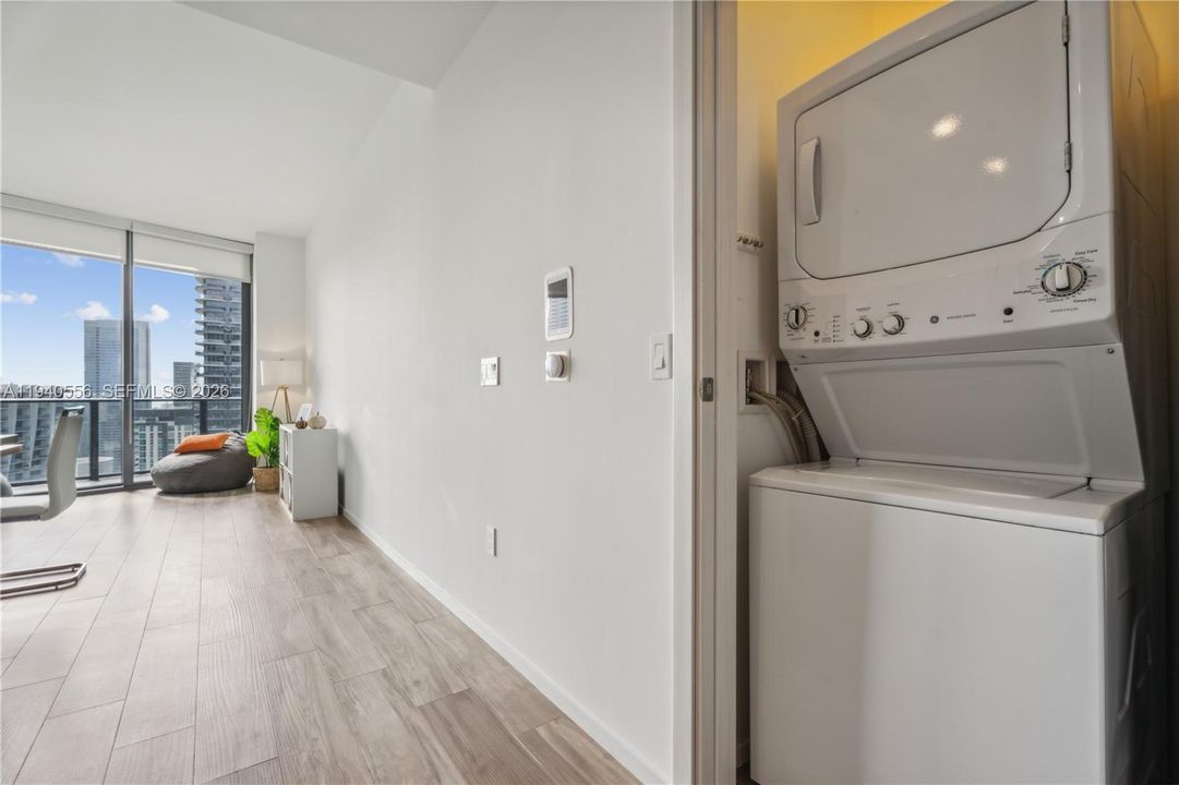 出租: $5,200 (1 贝兹, 1 浴室, 838 平方英尺)