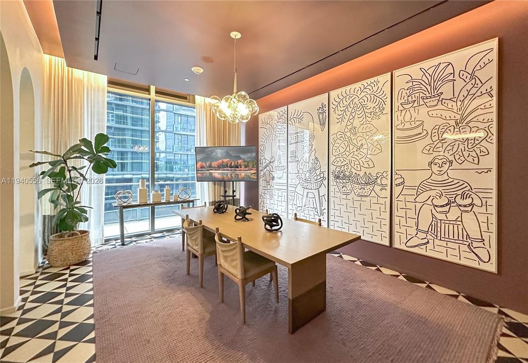 出租: $5,200 (1 贝兹, 1 浴室, 838 平方英尺)