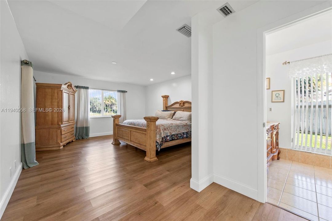 En Venta: $1,179,000 (4 camas, 4 baños, 2658 Pies cuadrados)