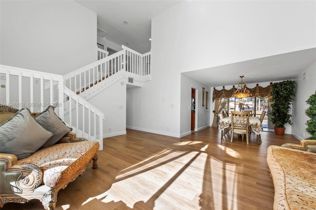 En Venta: $1,179,000 (4 camas, 4 baños, 2658 Pies cuadrados)