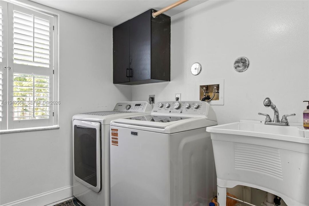 En Venta: $1,179,000 (4 camas, 4 baños, 2658 Pies cuadrados)