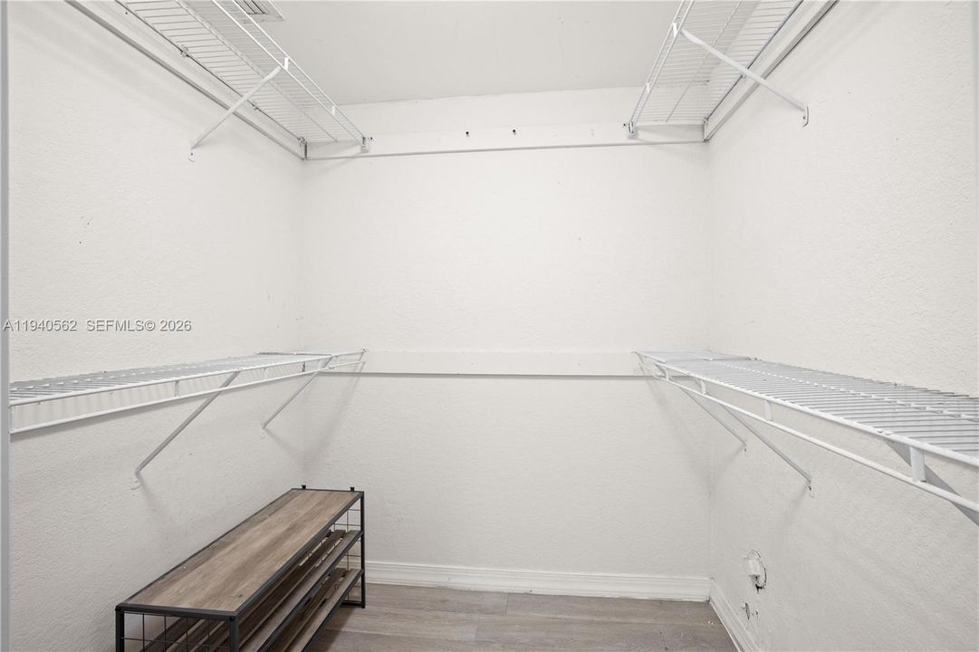 For Rent: $2,200 (2 beds, 2 baths, 1143 Square Feet)