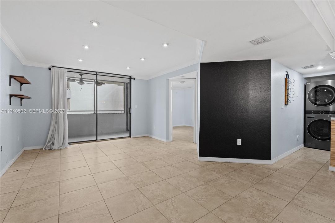 For Rent: $2,200 (2 beds, 2 baths, 1143 Square Feet)