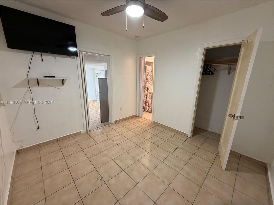 For Rent: $1,550 (1 beds, 1 baths, 450 Square Feet)