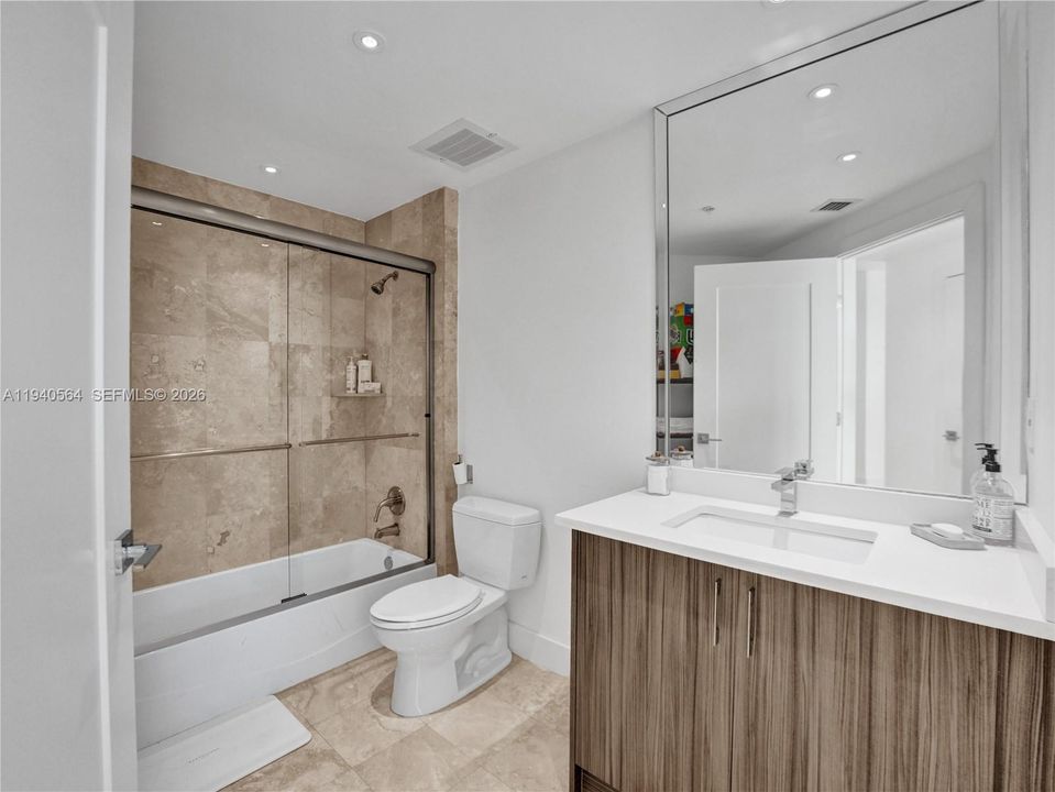 For Sale: $895,000 (3 beds, 3 baths, 1716 Square Feet)