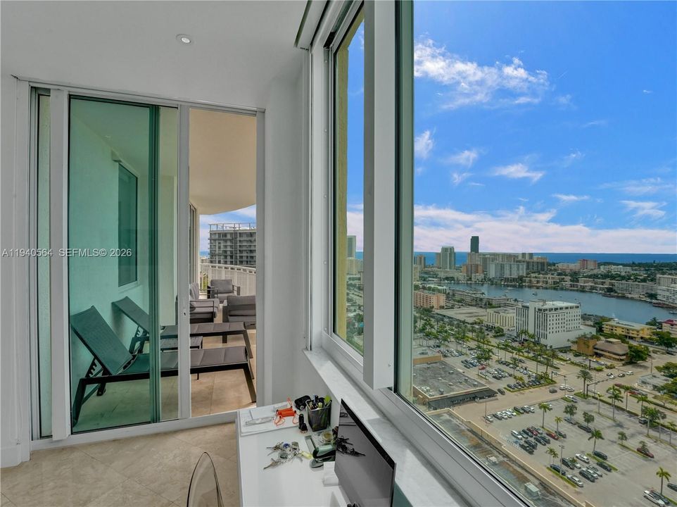 For Sale: $895,000 (3 beds, 3 baths, 1716 Square Feet)