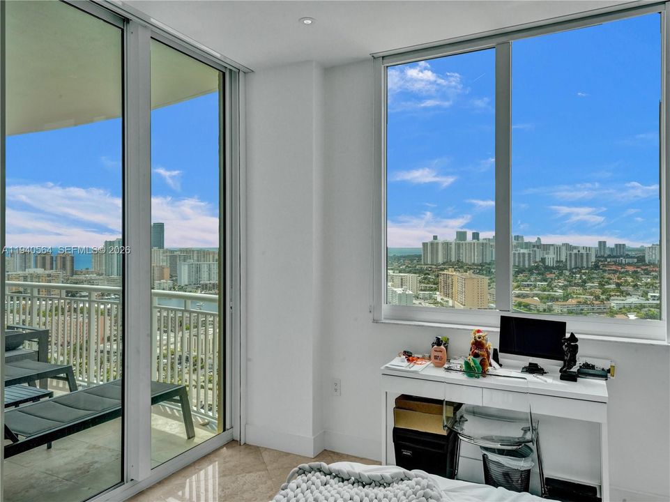 For Sale: $895,000 (3 beds, 3 baths, 1716 Square Feet)