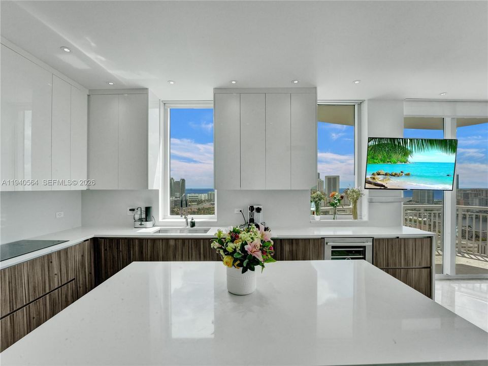 For Sale: $895,000 (3 beds, 3 baths, 1716 Square Feet)