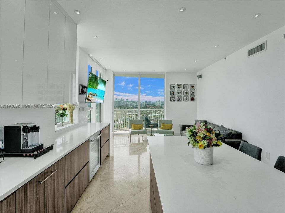 For Sale: $895,000 (3 beds, 3 baths, 1716 Square Feet)