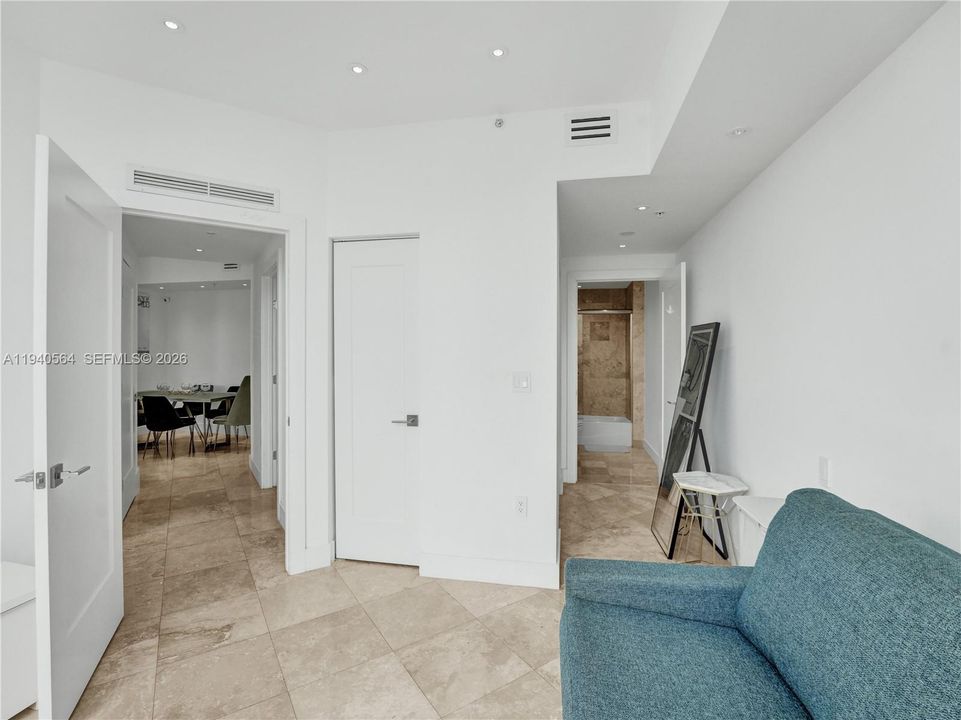 For Sale: $895,000 (3 beds, 3 baths, 1716 Square Feet)