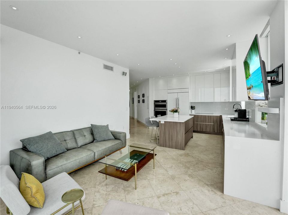 For Sale: $895,000 (3 beds, 3 baths, 1716 Square Feet)