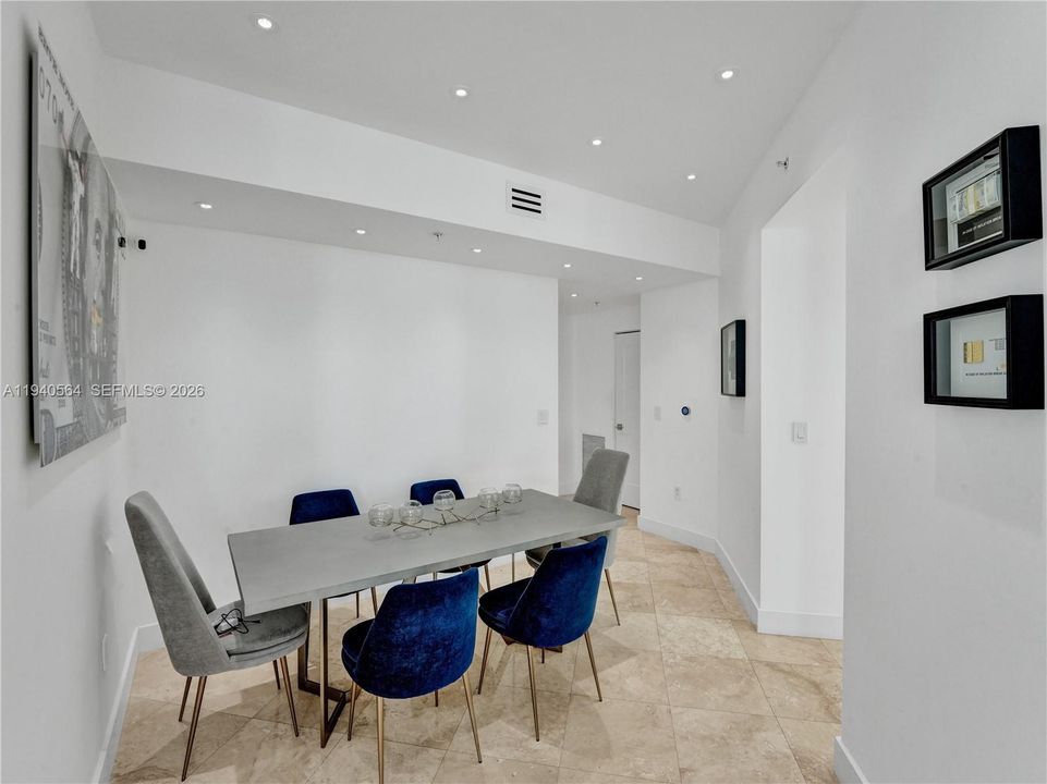 For Sale: $895,000 (3 beds, 3 baths, 1716 Square Feet)