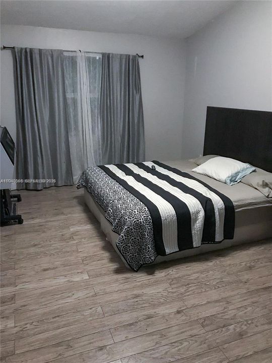 出租: $2,000 (2 贝兹, 2 浴室, 1160 平方英尺)