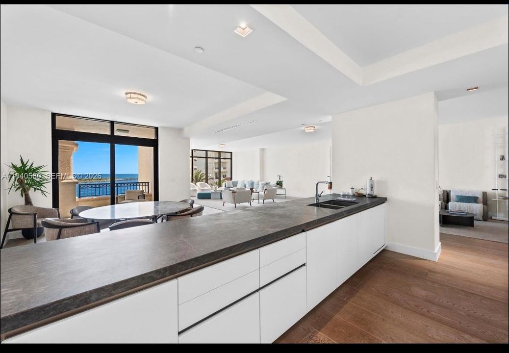 En Venta: $12,900,000 (3 camas, 3 baños, 3581 Pies cuadrados)
