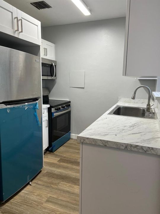 出租: $2,700 (3 贝兹, 1 浴室, 793 平方英尺)